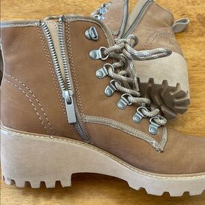 LADIES Tan Leather Boots 9 1/2